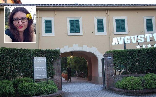 L'hotel Augustus di Forte dei Marmi e un'immagine di Jessica