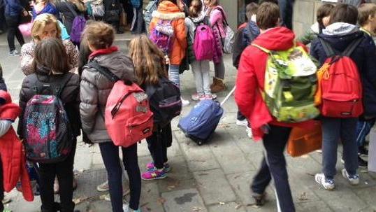 Angherie in aula, genitori furiosi ritirano i figli dalla scuola