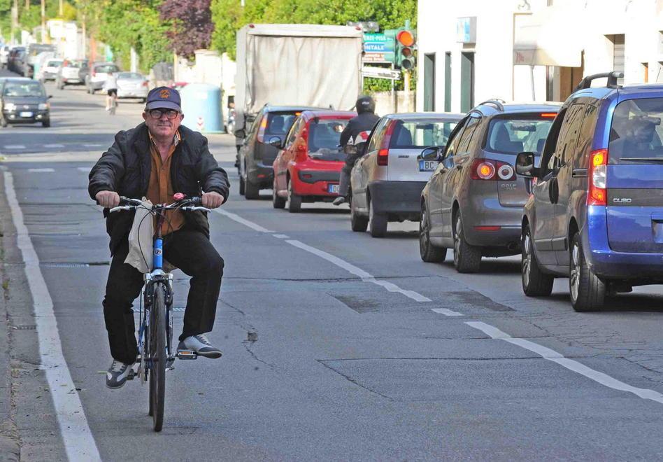 Arriva l’asfalto nuovo in via Antonelli e in via Rodari