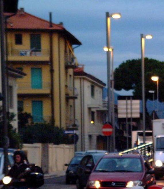 Spacciava hashish a domicilio: arrestato