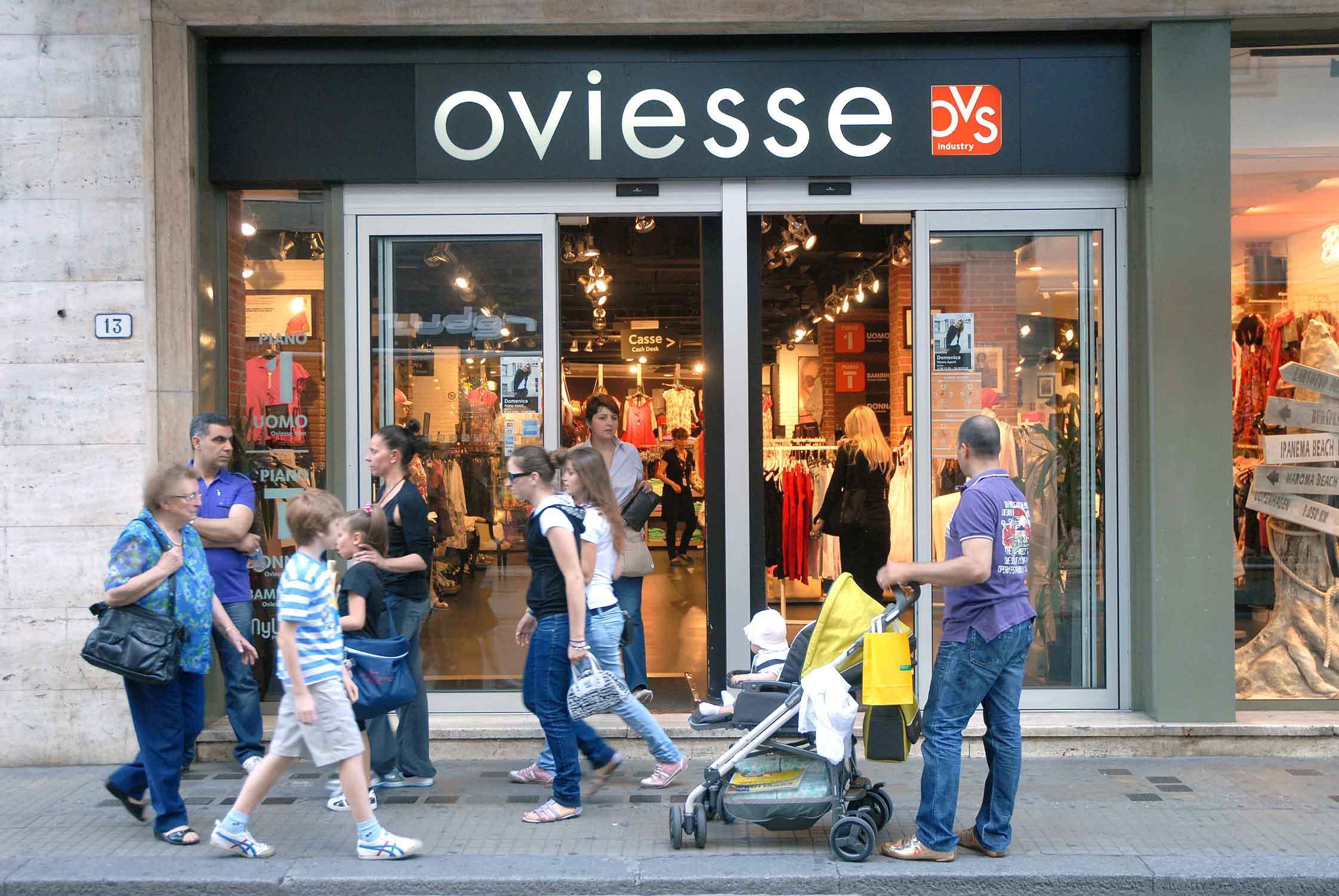 Il negozio Oviesse di via Vannucci (foto d'archivio)
