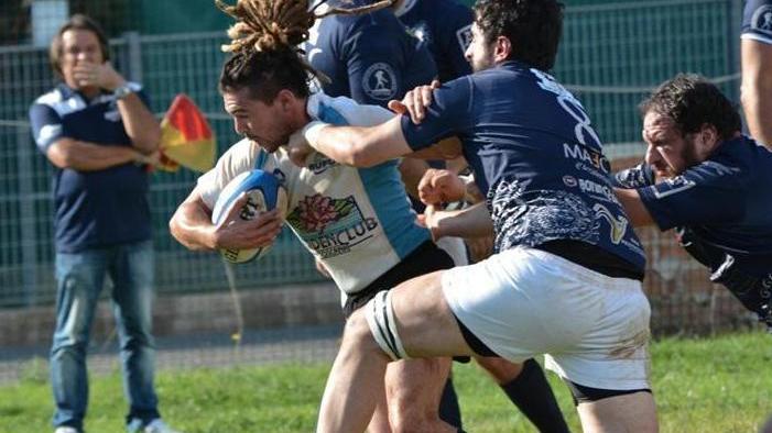 Rugby Rufus straripante col Cortona