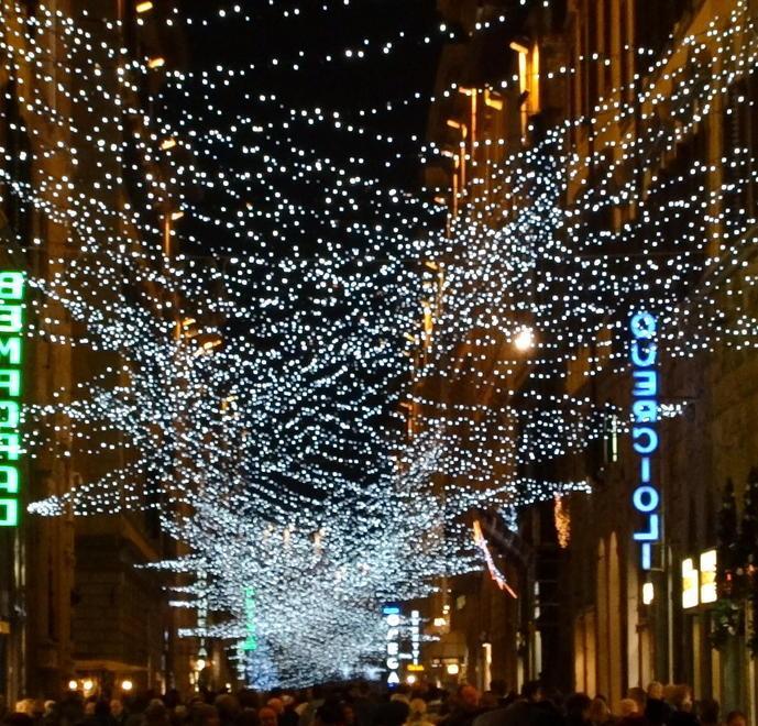 Scelte le pendane a “lampi di gemme” 