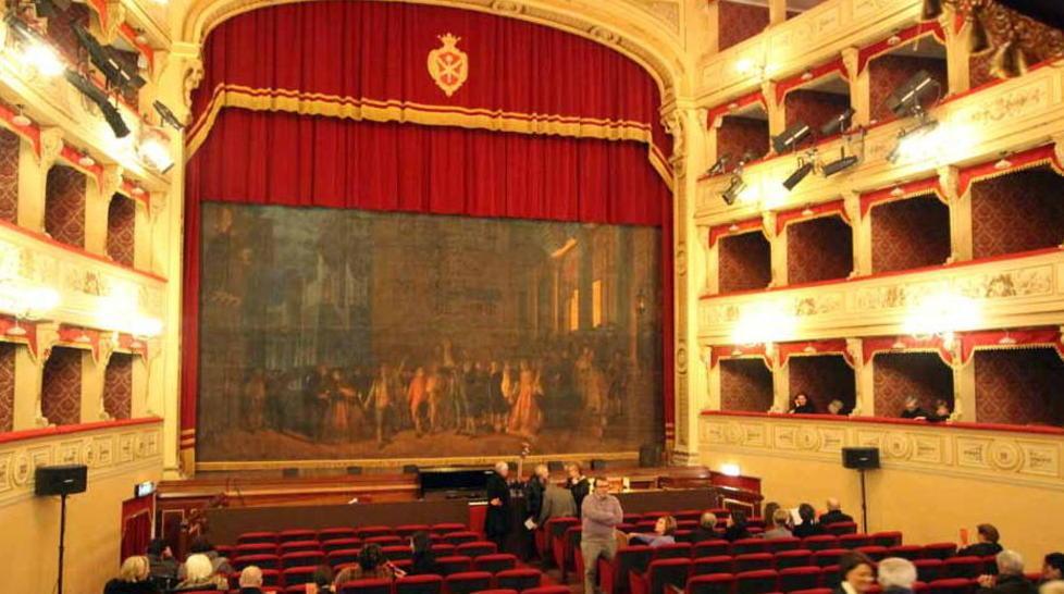 Il teatro Guglielmi apre le porte e svela i segreti del retropalco 