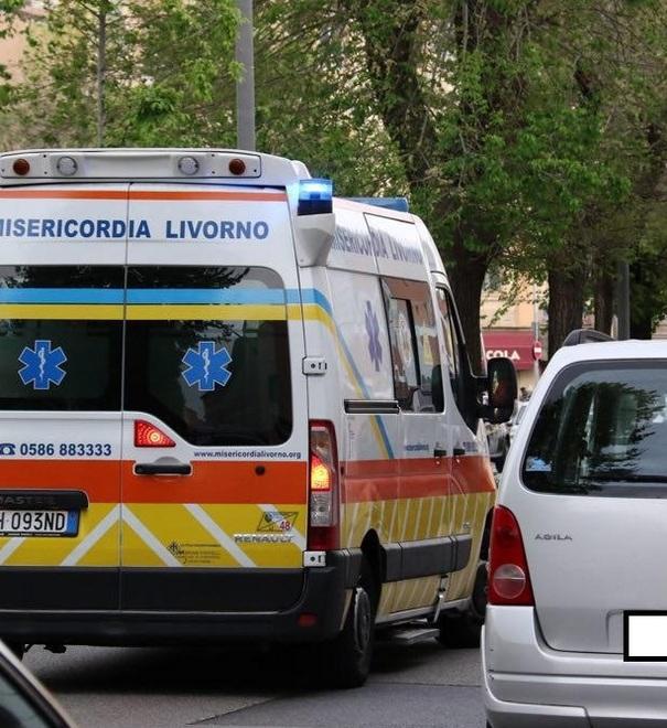 Bus perde olio sul lungomare l’allarme arriva via chat 