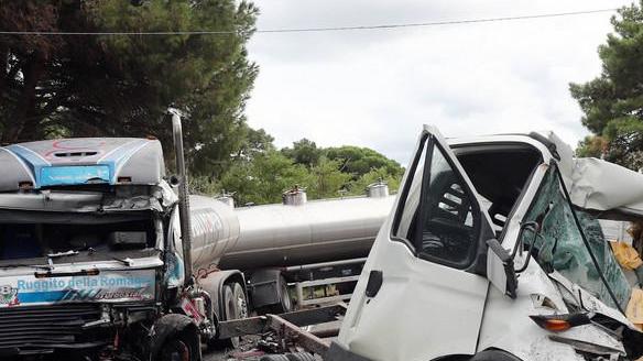 Scontro tra camion Muore un 48enne