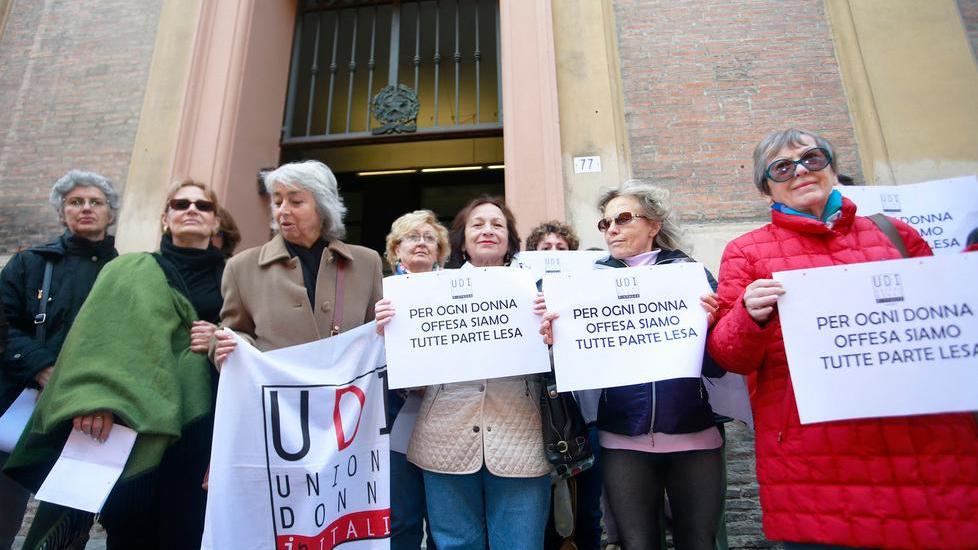 Modena, carabiniere a giudizio per violenza sessuale: l’Udi resterà in Aula