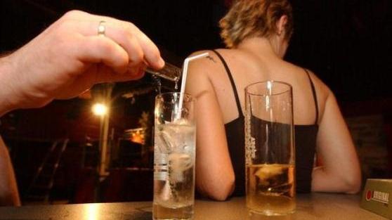 Festa con stupro, la Schweppes e quell’asso nella manica che si è trasformato in clamoroso autogol