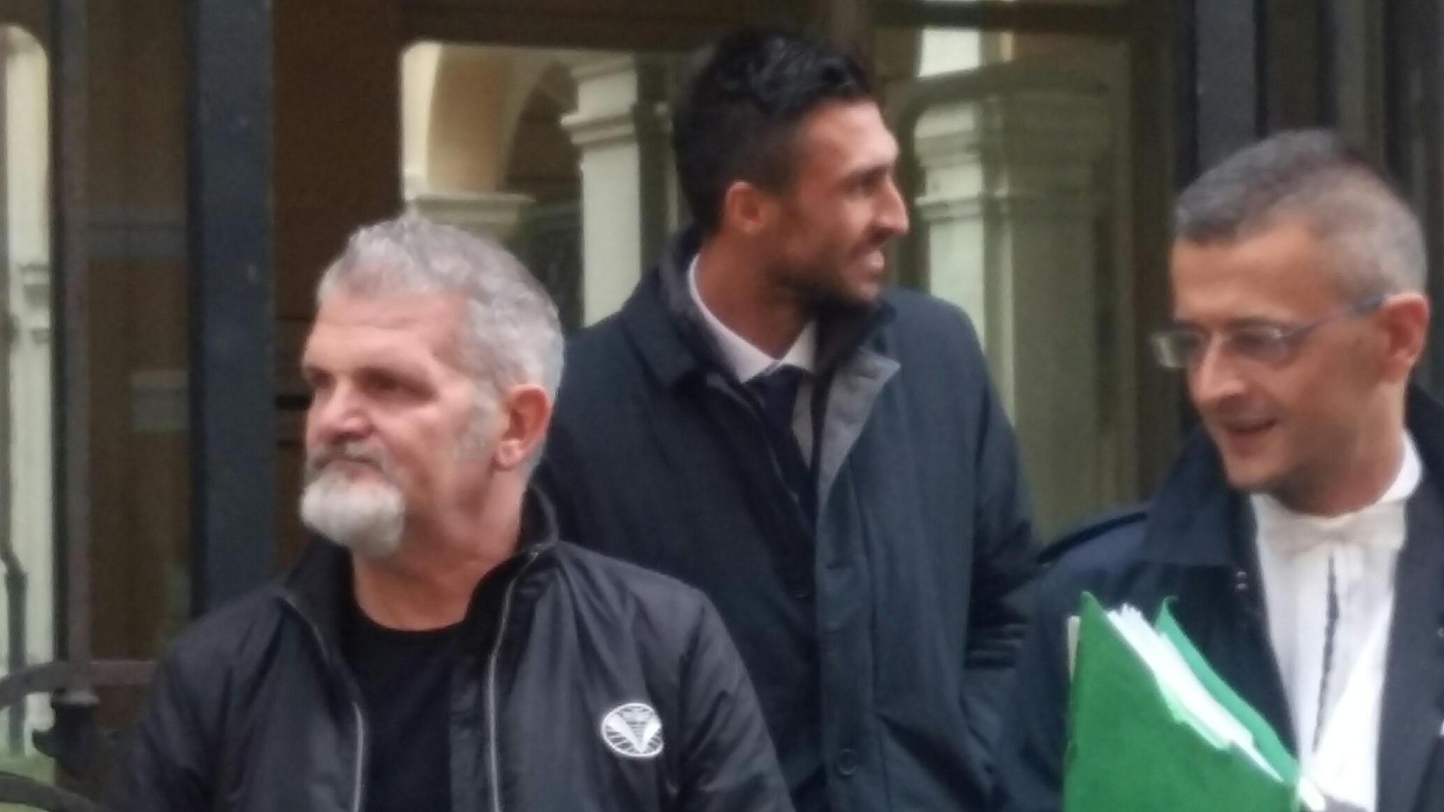 Andrea Caracciolo all'uscita dal Tribunale di Livorno