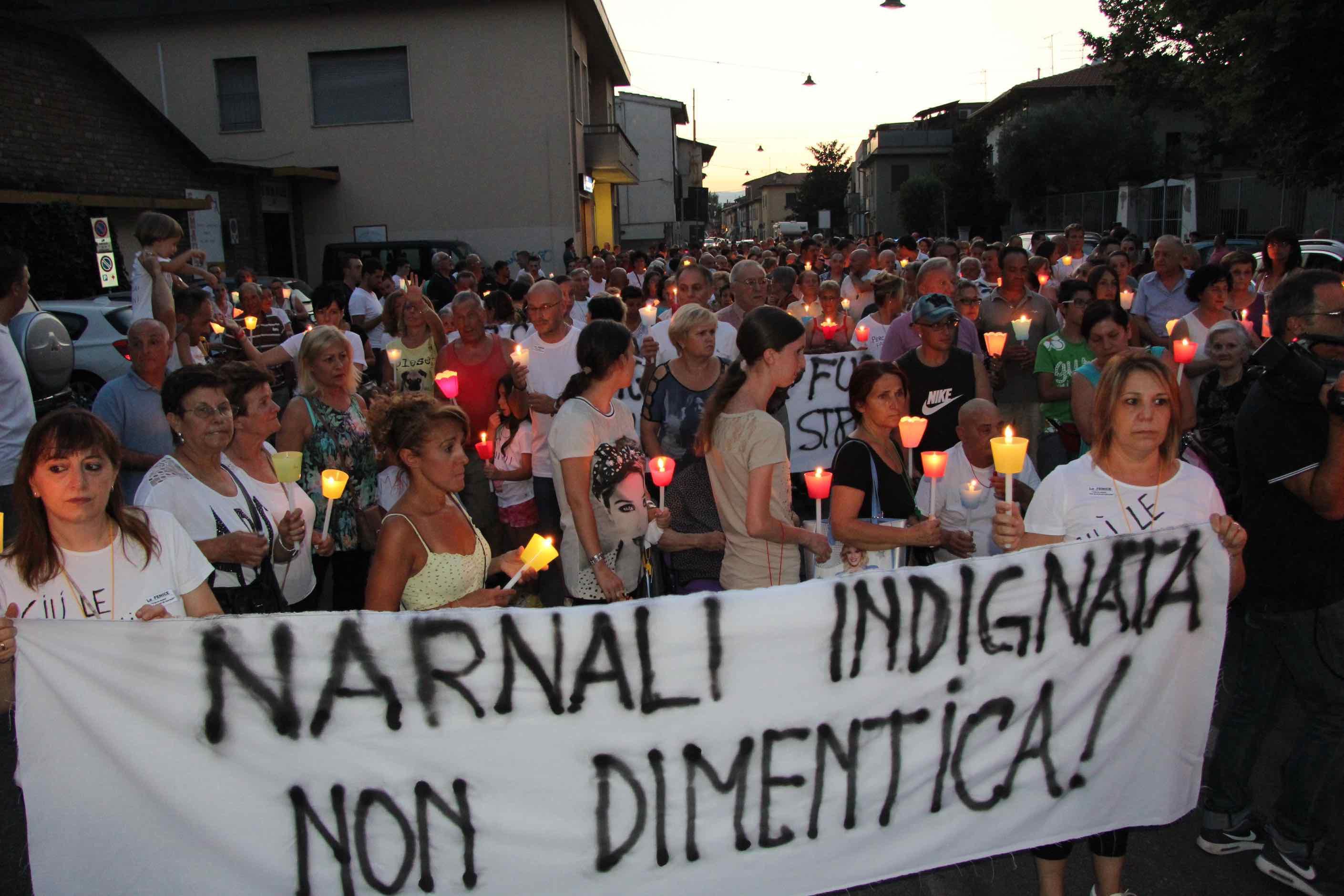 Una fiaccolata di solidarietà agli anziani della casa di riposo di Narnali