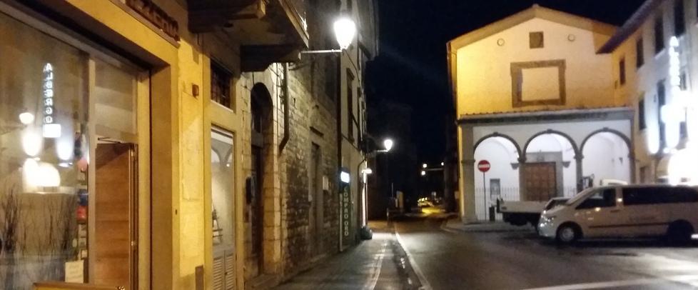 Ristoratore trova il ladro con le mani nella cassa 