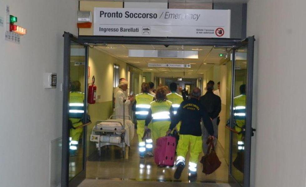 Minorenne picchia sei operatori sanitari 
