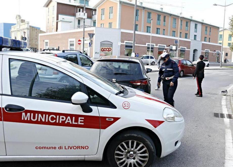 Scontro, paura per una donna incinta
