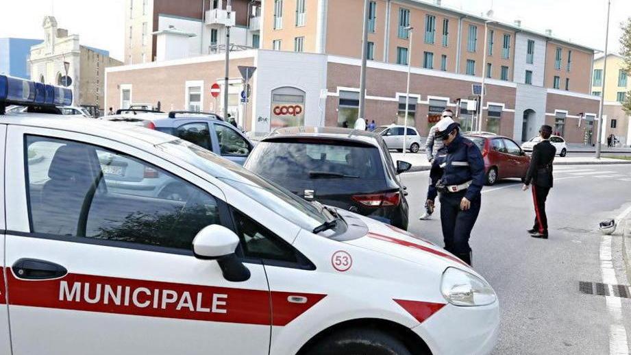 Scontro, paura per una donna incinta