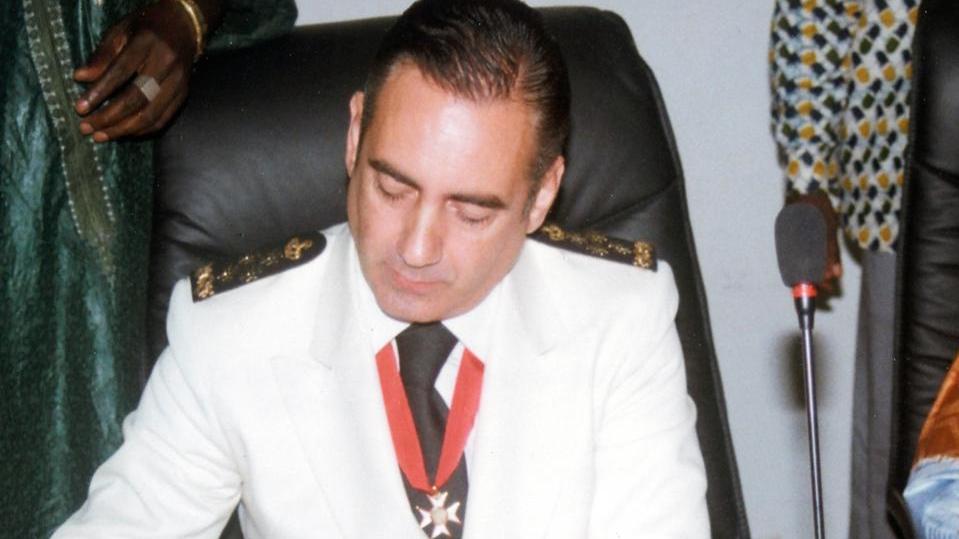 Sassari, condannato per bancarotta, si proclama capo di Stato 