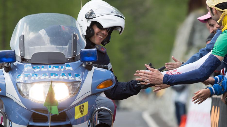 «La Polizia che ti aspetti» secondo Massimo Sestini