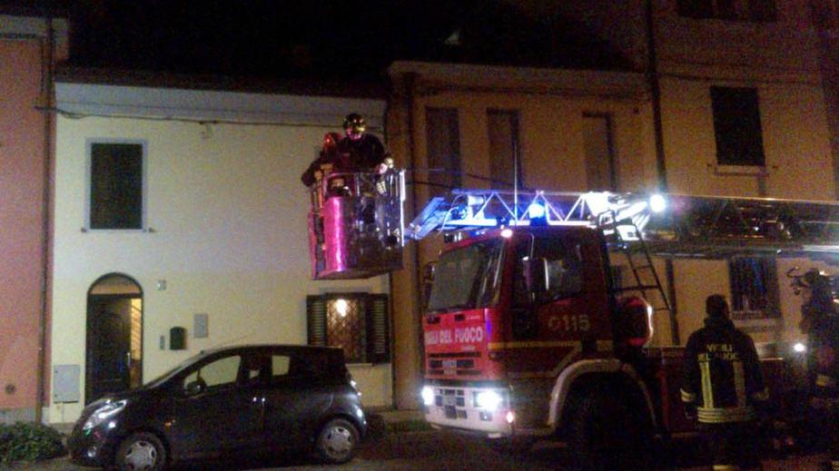 Canna fumaria va a fuoco, paura in via Matteotti