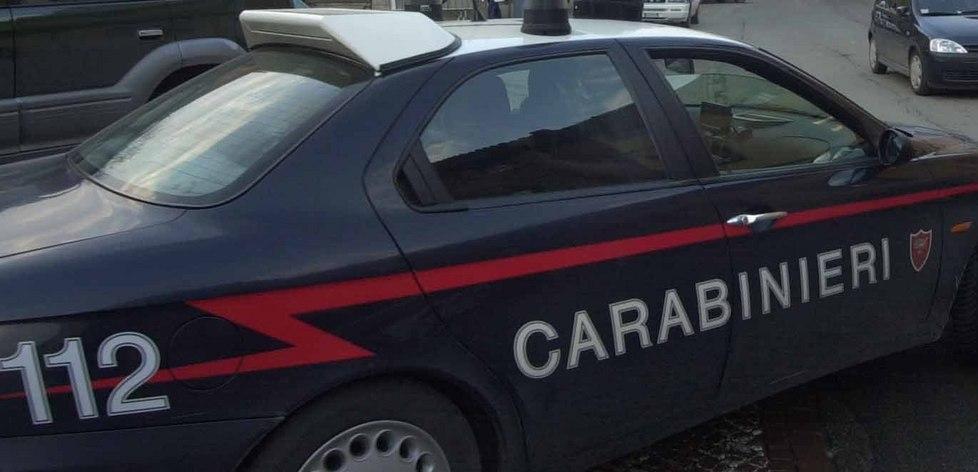 Ruba gel e creme dal negozio Scoperto dall’antitaccheggio