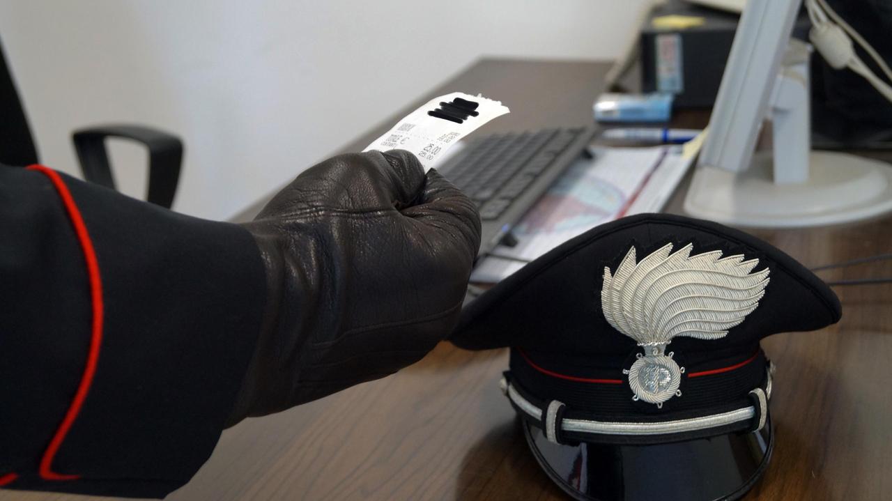 Uno degli scontrini annullati, raccolto dai carabinieri della stazione di Roccatederighi come prova
