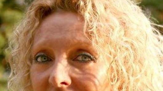 Cantante di 58 anni muore per una malattia