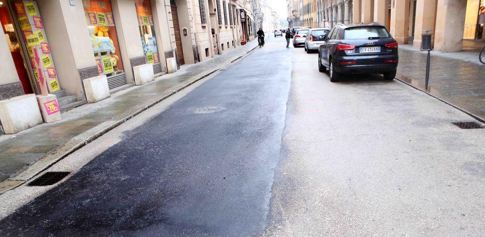 Cantiere finito in anticipo, ma via Emilia San Pietro ora è zebrata 