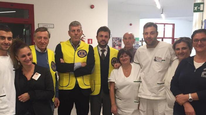 Dono del Lions club per gli anziani