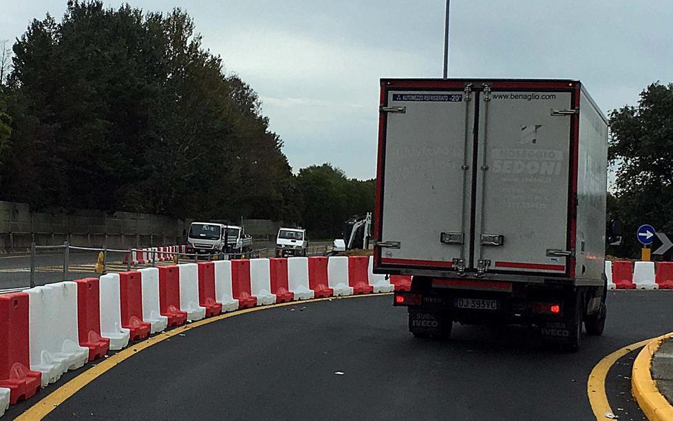 Viale Europa, aperto un braccio della rotonda 