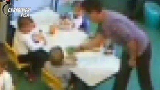 «Bimbi viziati da raddrizzare con le botte»