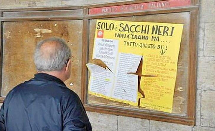 Manifestini strappati, scatta la denuncia 