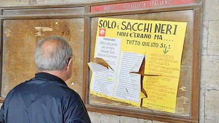 Manifestini strappati, scatta la denuncia