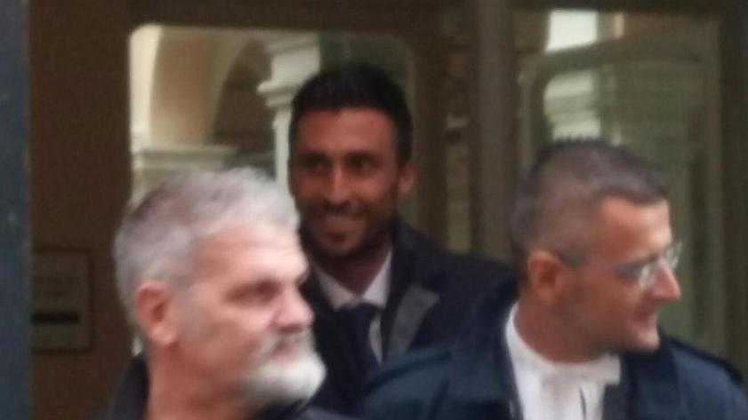 Offese al vice questore assolto Andrea Caracciolo
