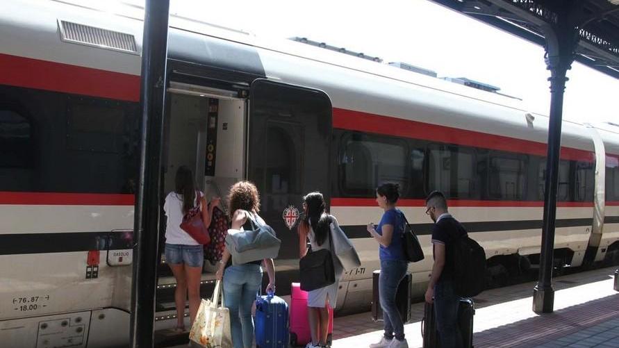 Trasporti in Sardegna, l'affidamento del servizio ferroviario a Trenitalia finisce al Tar