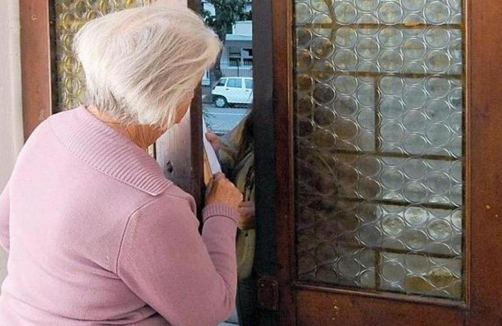 Ancora due anziane raggirate da impostori 