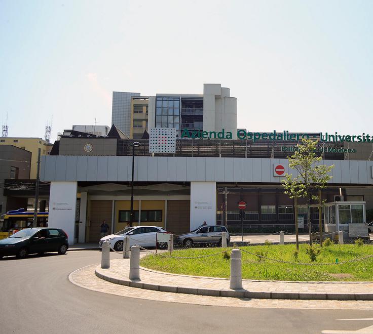 Modena, medico scorda pezzi di metallo nella paziente 