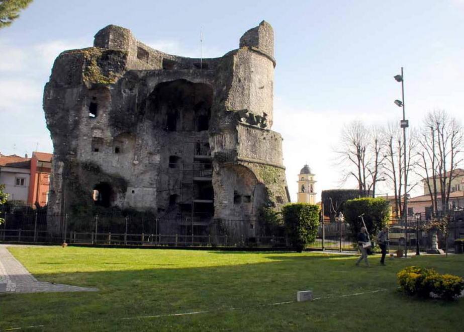 Raffica di eventi cancellati: esplode la rabbia di Avenza 
