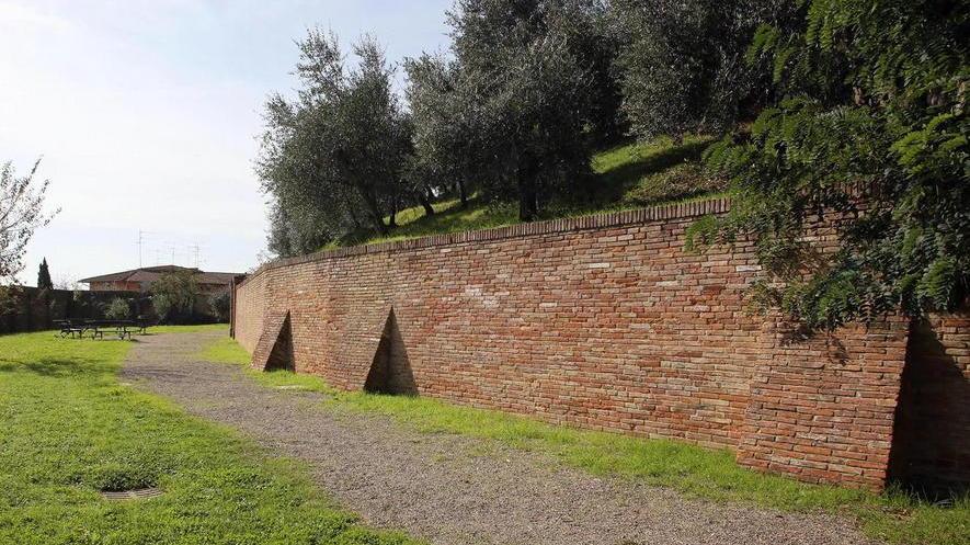 Piano da 250.000 euro per la torre