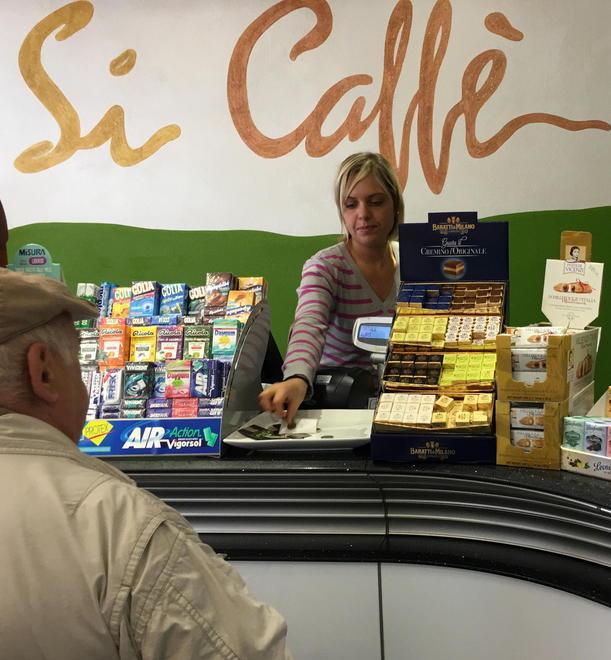 Il bandito: datemi i soldi, sono disperato 