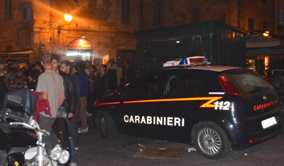 Aggredito e sfregiato con un coccio di vetro 