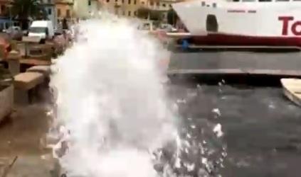 Mare grosso e onde alte al Giglio
