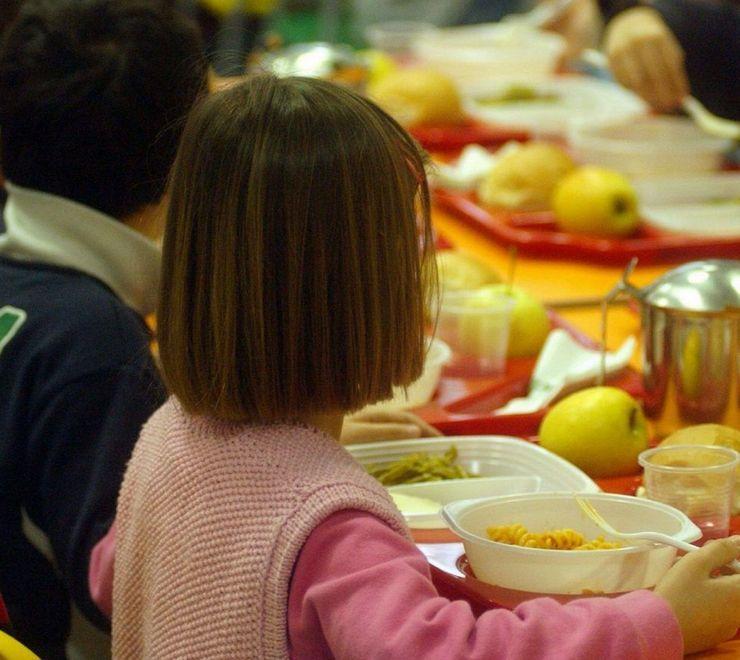 Bambini divisi a mensa I genitori vanno all’attacco 