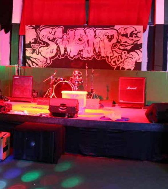 «La musica dello Swamp non ci fa più dormire»