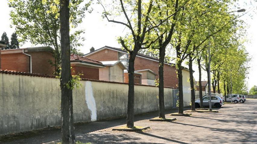 Al cimitero di Modena Est tra ladri ed esibizionisti