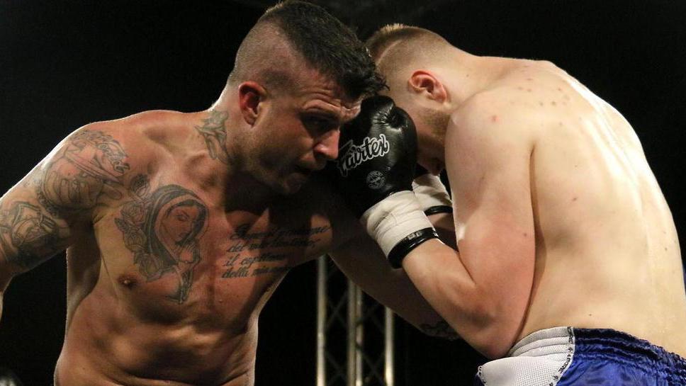 Thai boxe: Redi pronto a tornare sul ring La sua storia in un libro