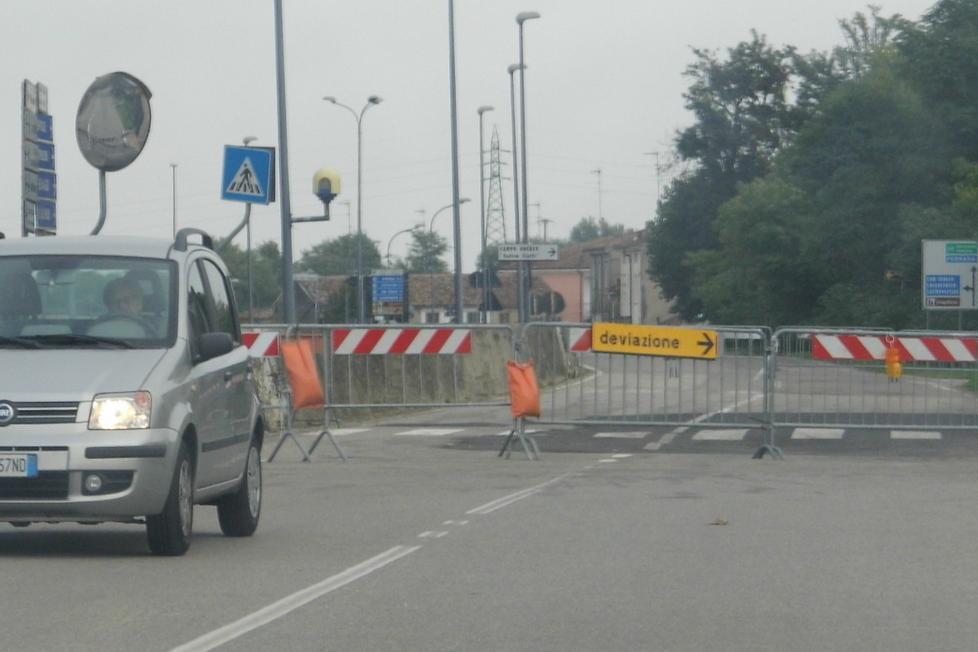 Un altro avvallamento, richiusa la via a San Giovanni