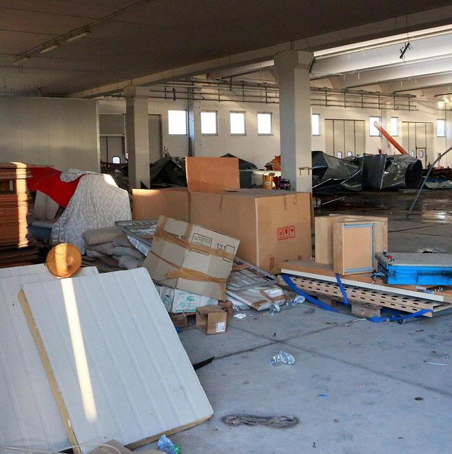 L'interno della ex fabbrica (foto Sestini)