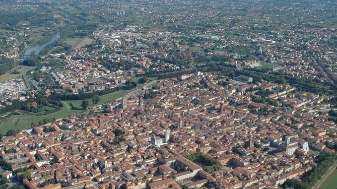 Case, i prezzi non risalgono e c’è la fuga dal centro