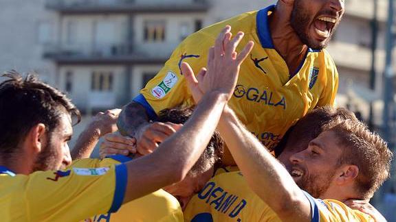 Il Frosinone mette ko il Bari Pro Vercelli, vittoria storica
