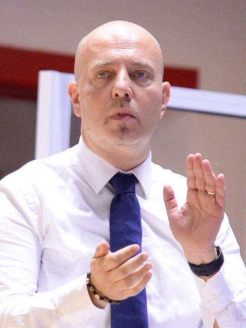 Menetti ottiene dai suoi uomini una prova di grande personalità