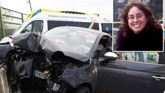 Con l'auto si schianta contro un muro: muore mamma di 34 anni - Video