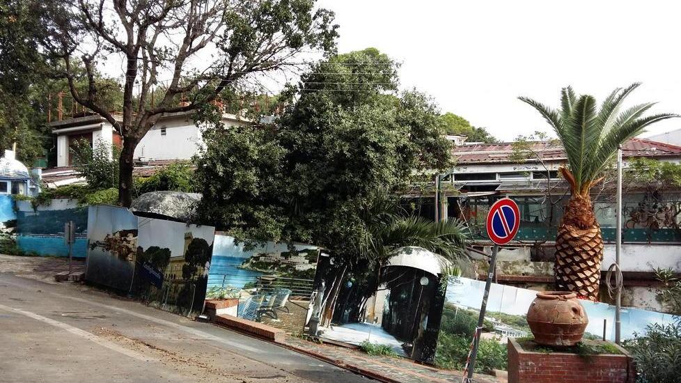 Ex Ciucheba: partiti i lavori per la pulizia degli interni (foto Falorni)